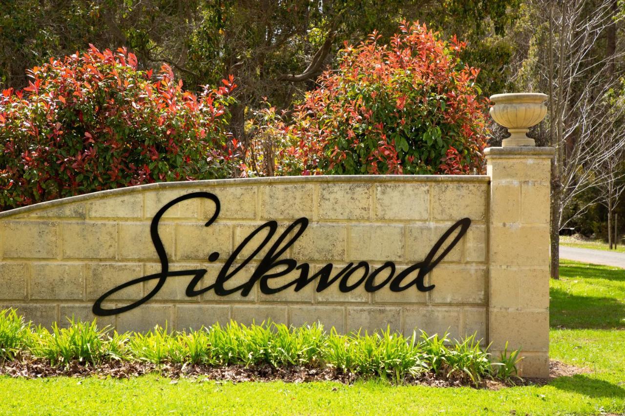 Silkwood Estate Villa เพมเบอร์ตัน ภายนอก รูปภาพ